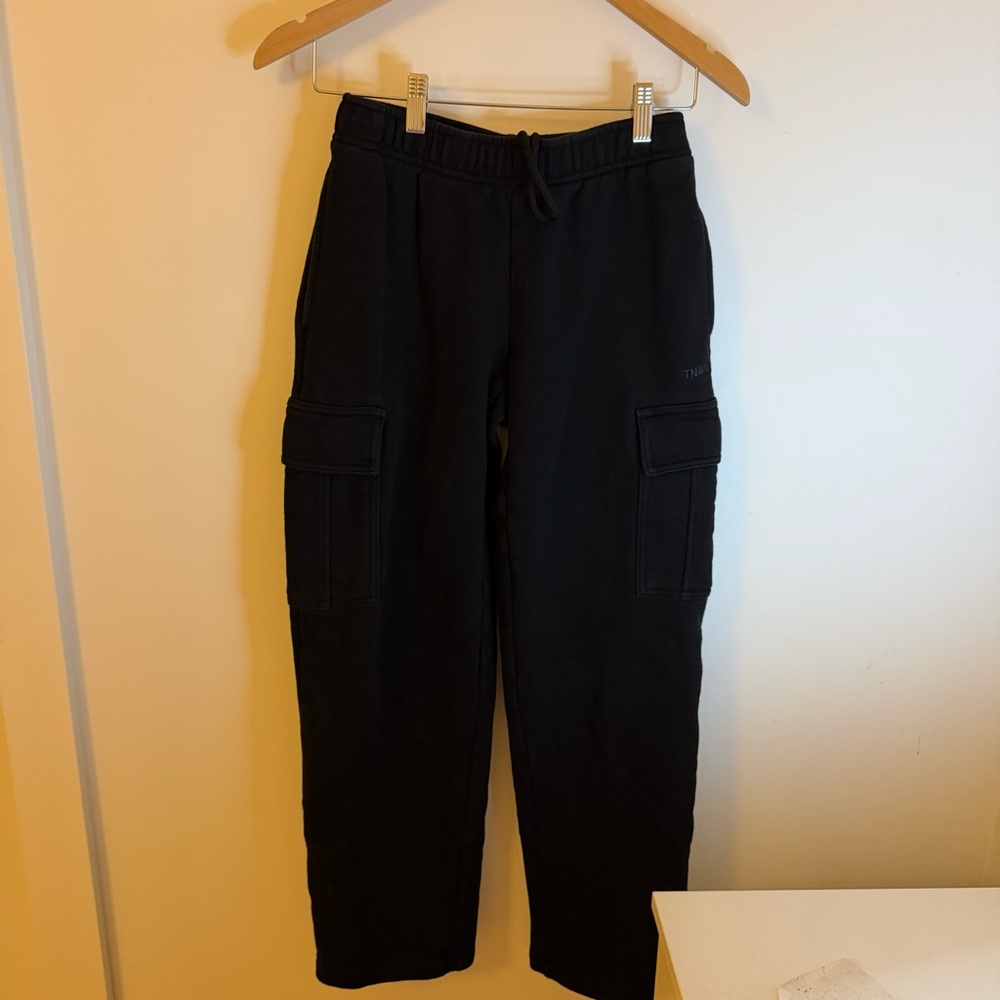 Aritzia TNA mega cargo sweats
